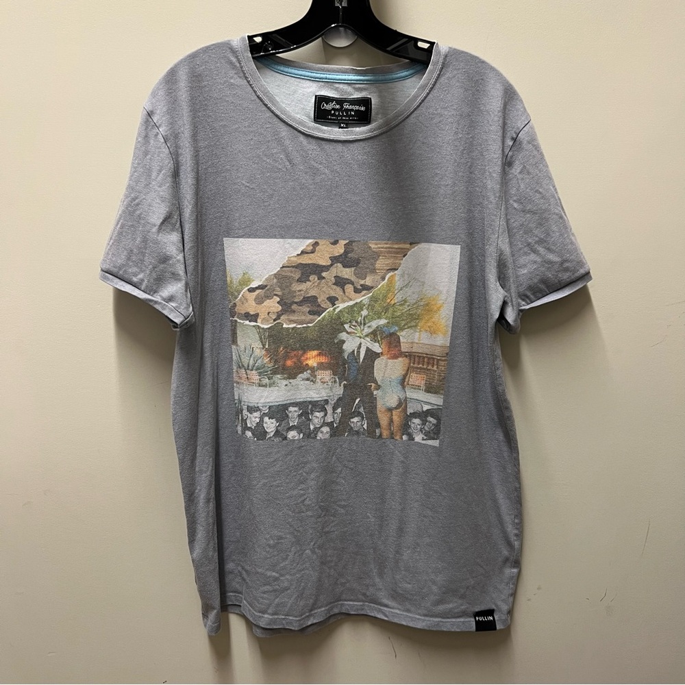 French Pull-in Graphic tee